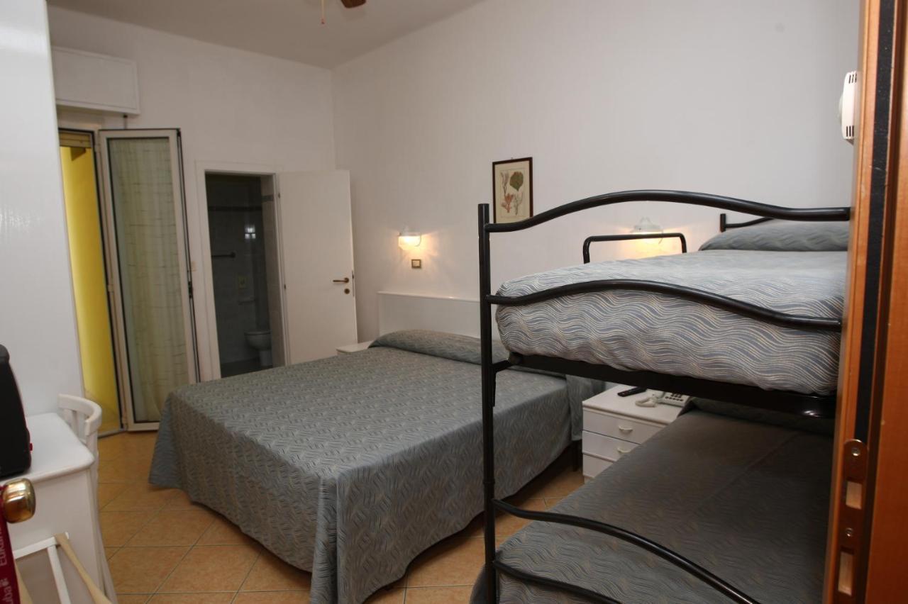 Hotel Athena B&B Gabicce Mare Extérieur photo