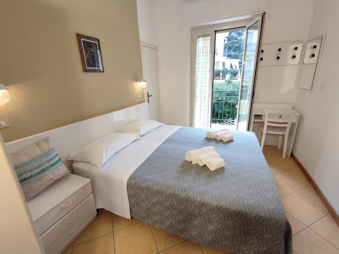 Hotel Athena B&B Gabicce Mare Extérieur photo