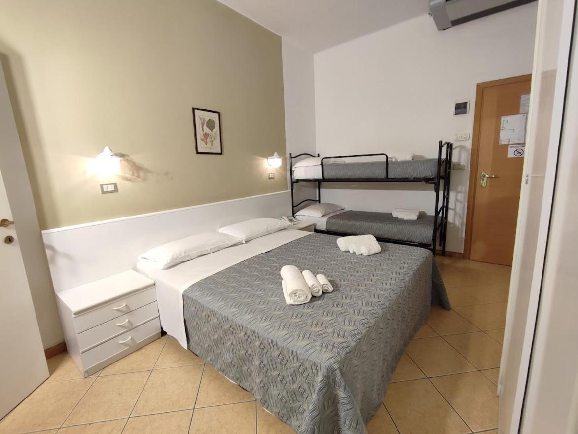 Hotel Athena B&B Gabicce Mare Extérieur photo