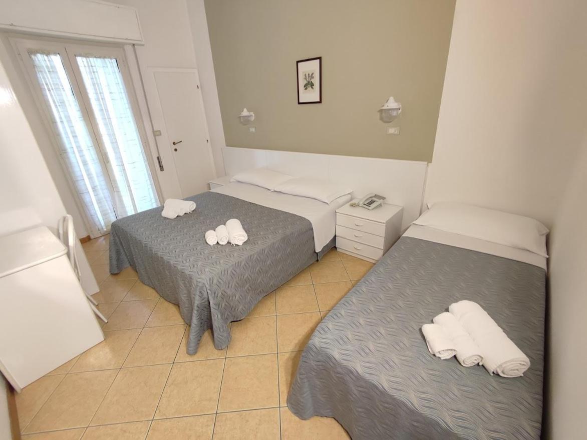 Hotel Athena B&B Gabicce Mare Extérieur photo