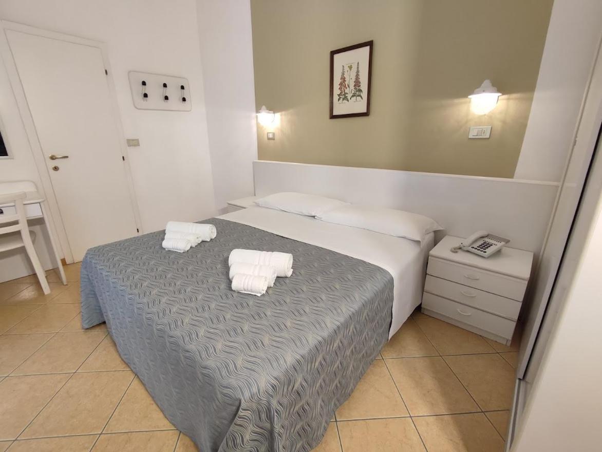 Hotel Athena B&B Gabicce Mare Extérieur photo