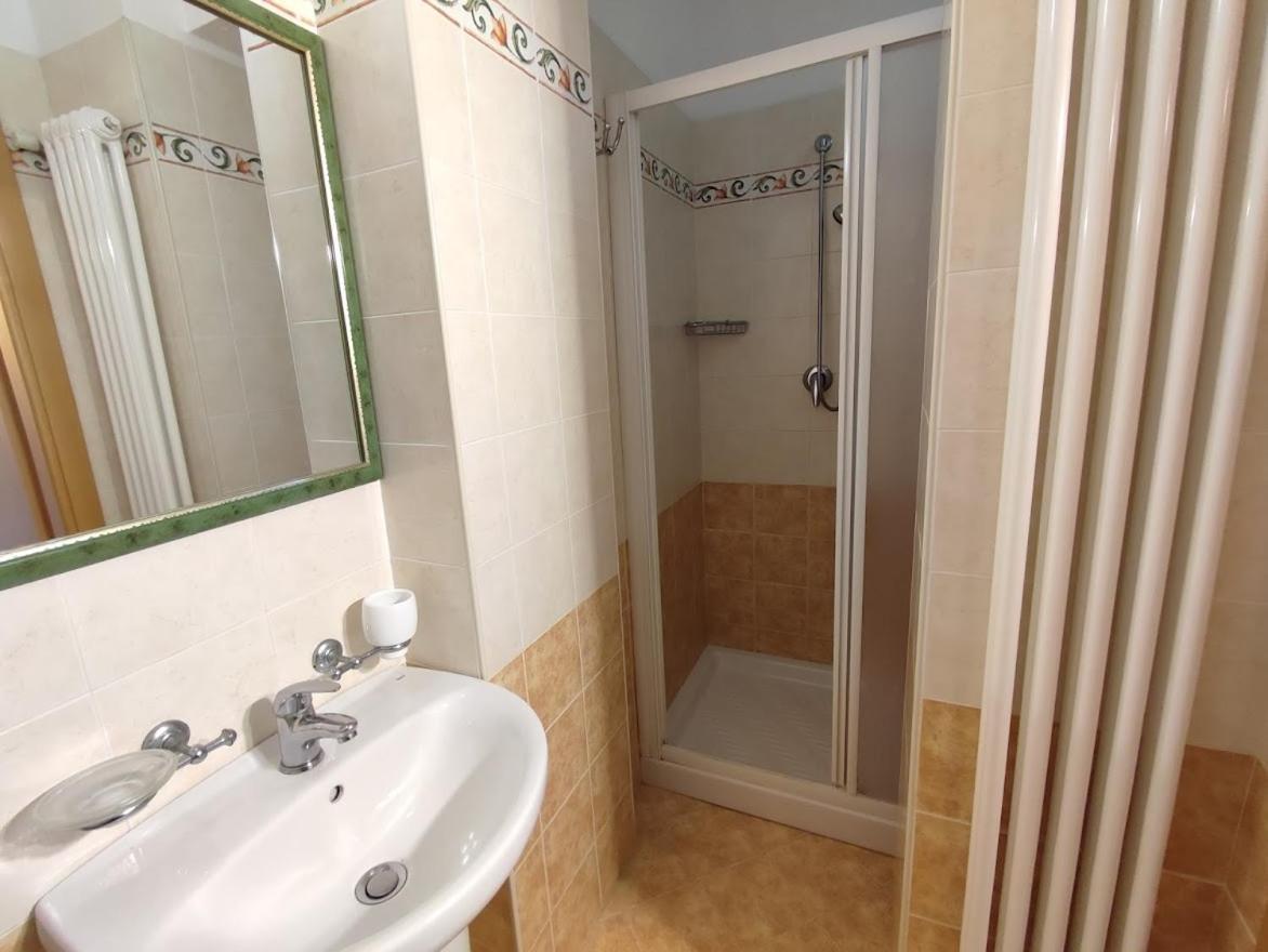 Hotel Athena B&B Gabicce Mare Extérieur photo