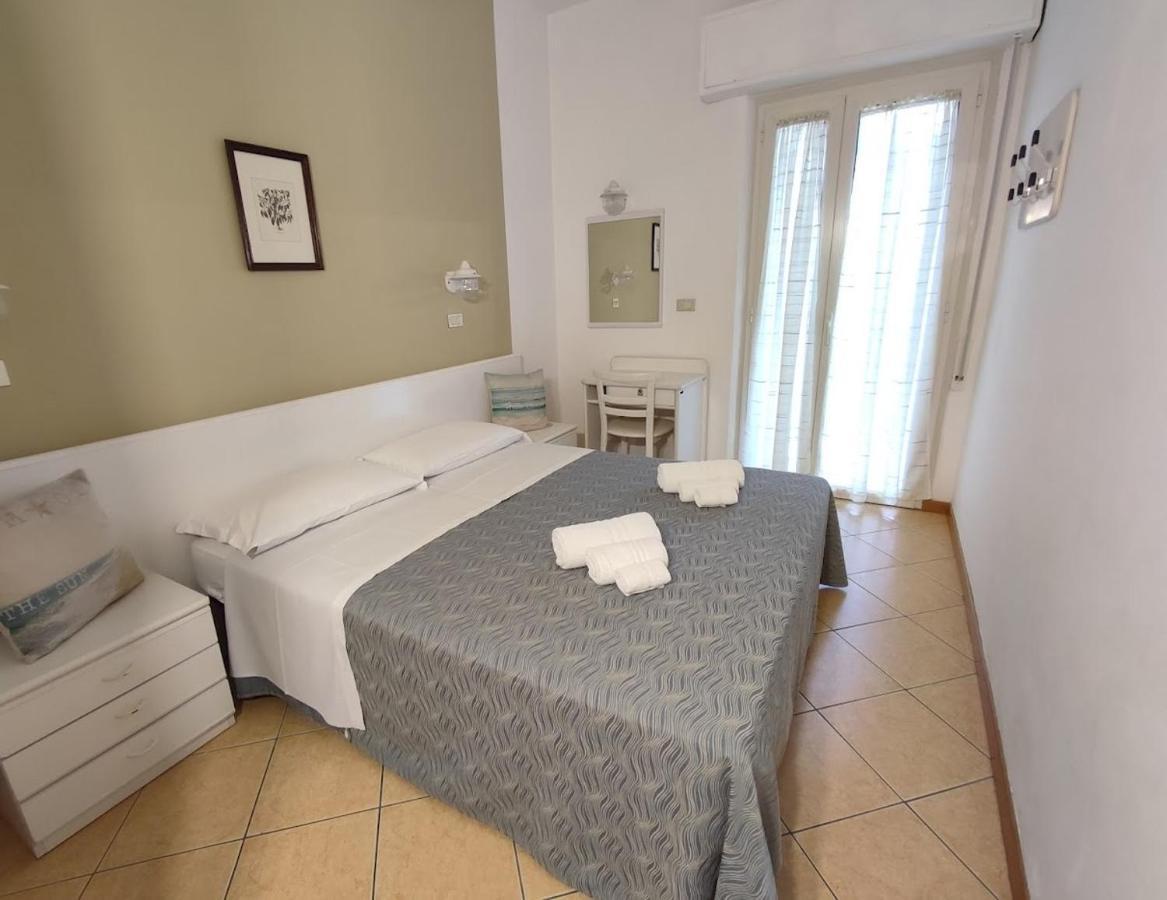 Hotel Athena B&B Gabicce Mare Extérieur photo
