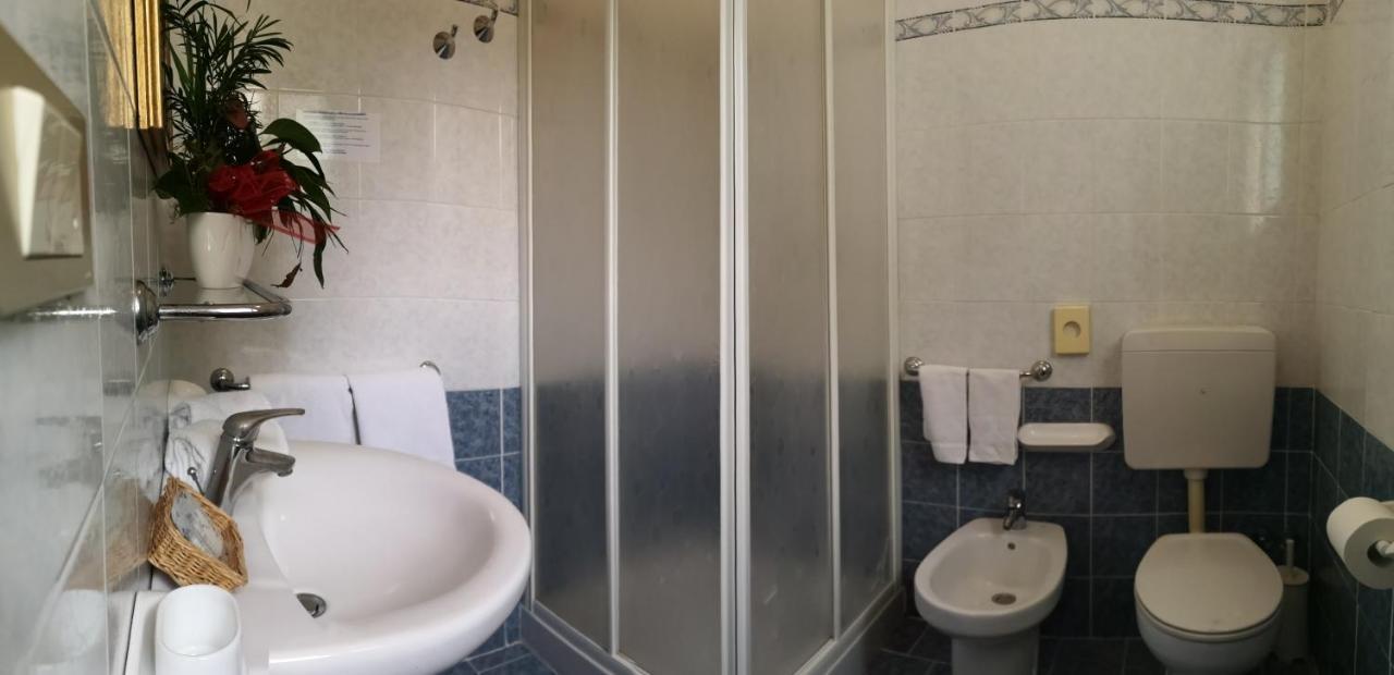Hotel Athena B&B Gabicce Mare Extérieur photo